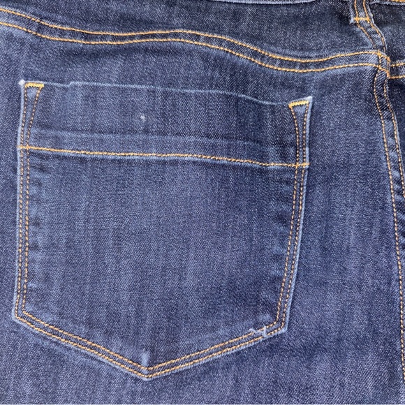 Old Navy Sweetheart Blue Jeans - Picture 6 of 6